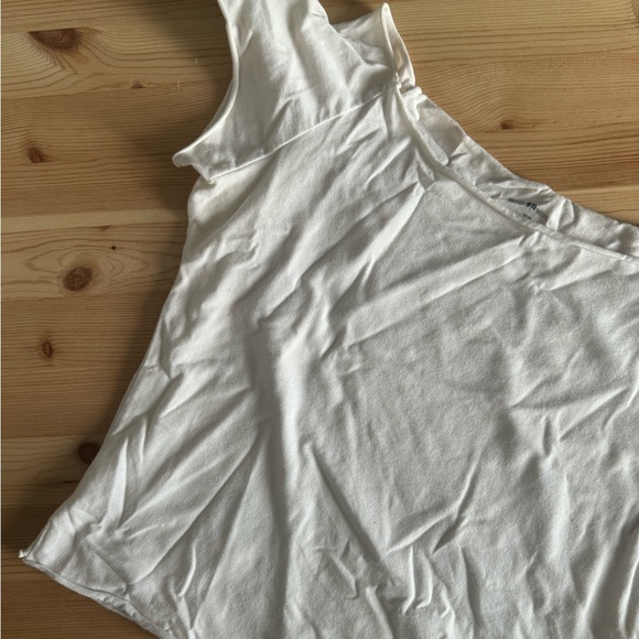 Brandy Melville Short Sleeve Bonnie Top - Picture 4 of 7